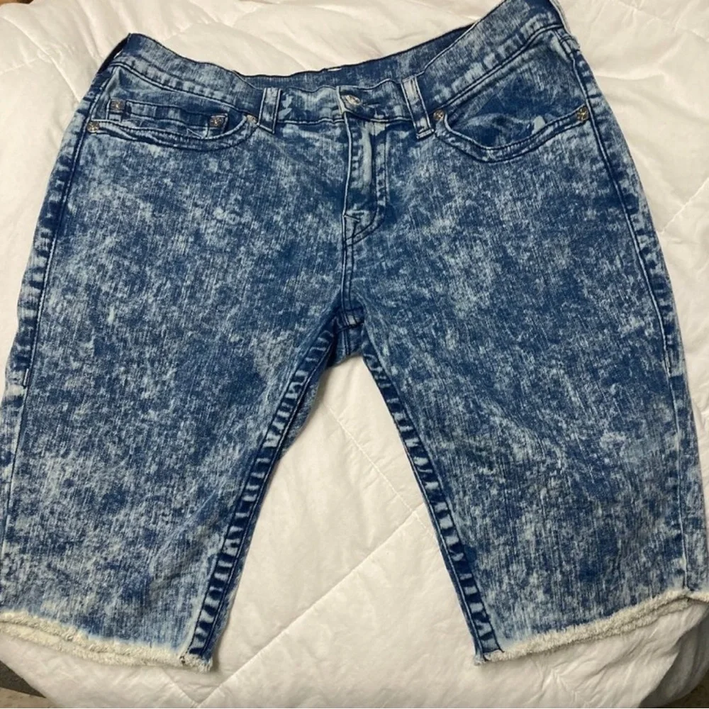 True Religion Men's Ricky Straight Sapphire Bolt Shorts